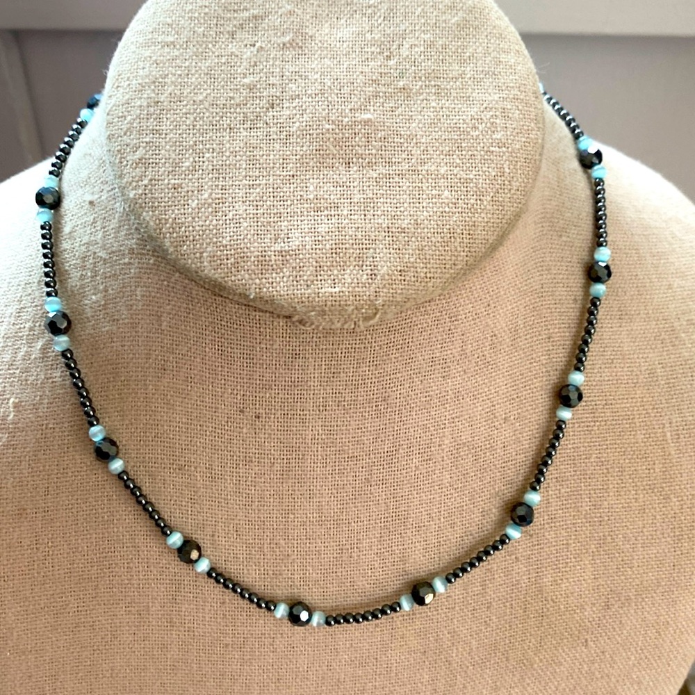 Cats eye and Crystal bead short 15 inch necklace